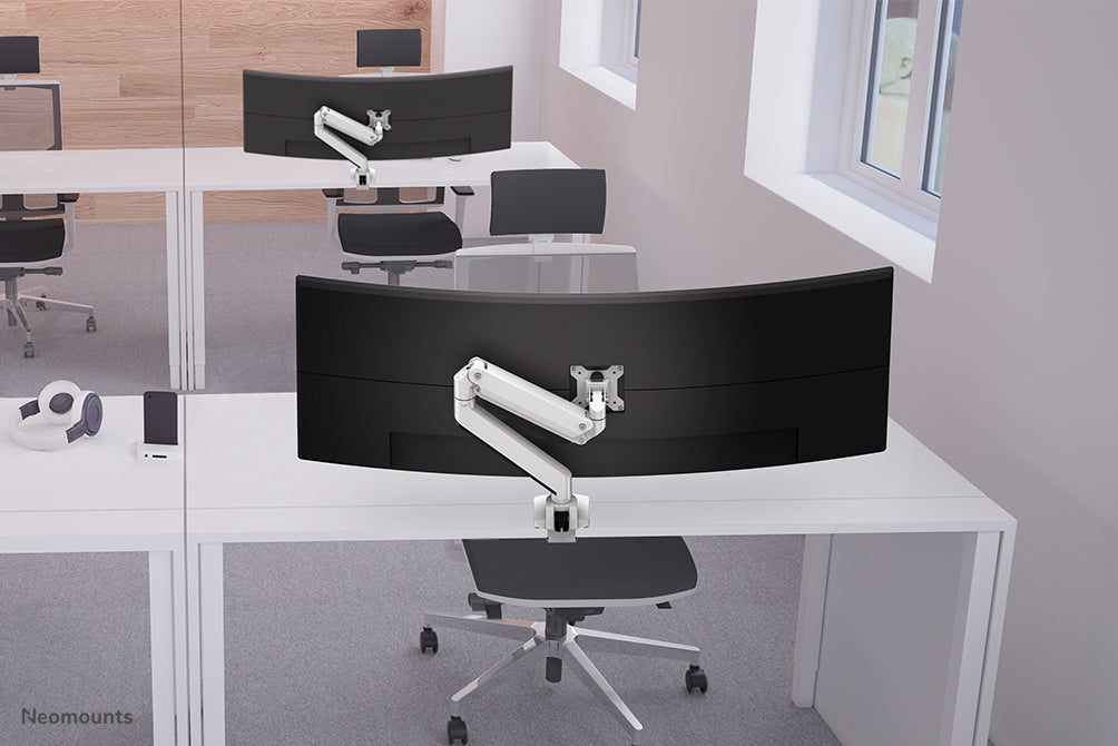 NM-D775WHITEPLUS is a gas-suspended desk support for curved monitors up to 49 inches (124 cm) - White