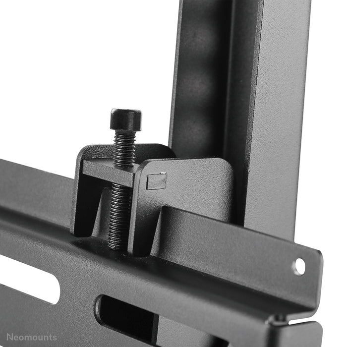 NS-WMB300BLACK is a menu board wall mount for screens up to 52 inches (132 cm).